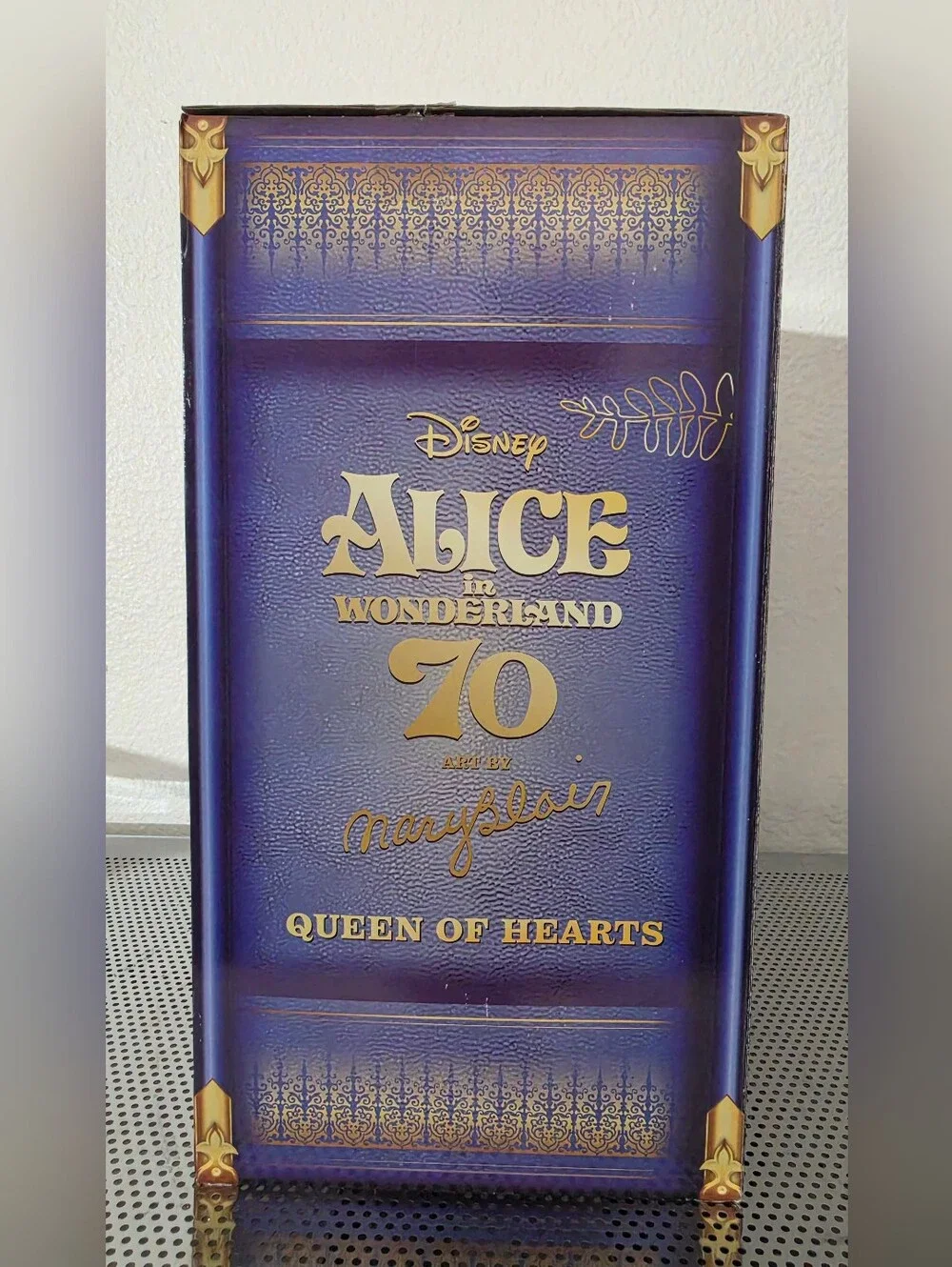 Disney Alice In Wonderland Queen of Hearts-70th Anniversary